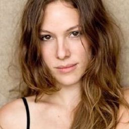 羅米·阿波拉菲婭 飾演 Sarah Gold