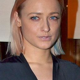 瑪蒂爾達·達明茨卡 飾演 Kacha