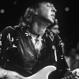 Stevie Ray Vaughan 飾演 Self