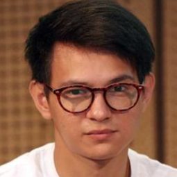 Marcell Darwin - 8 Hari Menaklukan Cowo演員 飾演Dirly