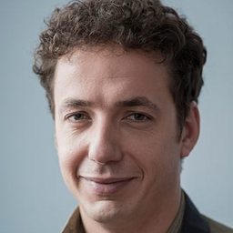 維托·桑斯 飾演 Bruno