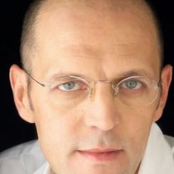 José Wallenstein - Treasure of the Bitch Islands演員 飾演Ulysse