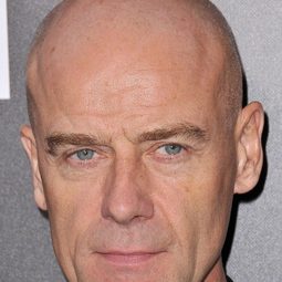 皮普·托倫斯 飾演 