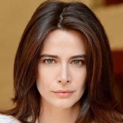 Andrea Moore - 死黨兜亂檔演員 飾演Sophia