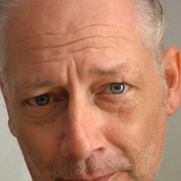 Chip Chuipka 飾演 Conrad