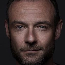 安德斯·布林克·瑪德森 飾演 The Dane