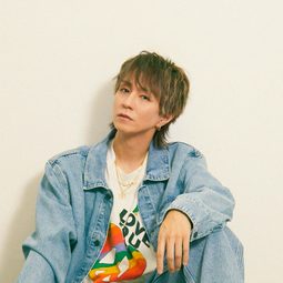 Urata Naoya 飾演 Self