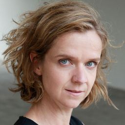 Florentine Schara - 群魔亂舞演員 飾演Zombie