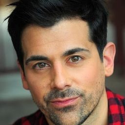 Adam Huss 飾演 Brent