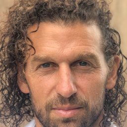 Michael Keida 飾演 Butler