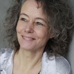 Antje Westermann 飾演 Johanna Bach