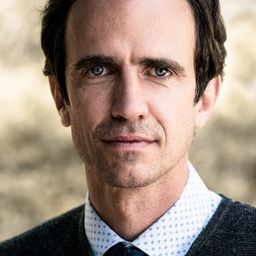 Felix Hellmann 飾演 Reinhold