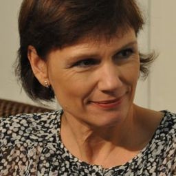 Mari Rantasila 飾演 Nikander's Sister