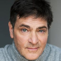 Jean-François Pichette 飾演 Quentin