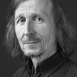 Vladimír Javorský 飾演 Alois Schmidt