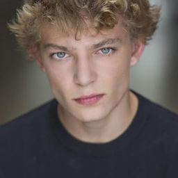 Hale Lytle 飾演 Nick