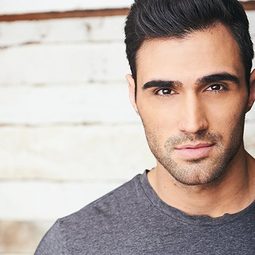 Owen Saxon - 致命尋親演員 飾演Detective Stevenson