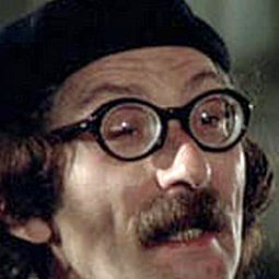 Gino Pagnani - The Schoolgirl演員 飾演notary