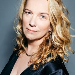 Arndís Hrönn Egilsdóttir 飾演 Vera