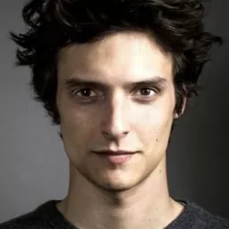 朱利安·費里森 - 大鼻子情聖演員 飾演le Marquis