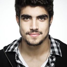 凱歐·科斯特羅 飾演 Luiz