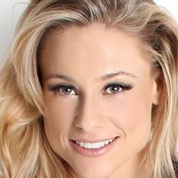 Giselle Prattes 飾演 Beatriz