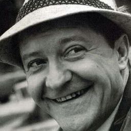 Alain Bouvette 飾演 Footman, 'L'Age D'Or'