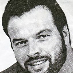 蘭迪·雷尼 飾演 Kourov