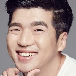 Kim Young-sam 飾演 Resident