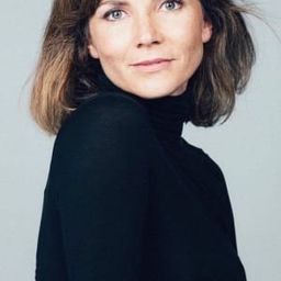 米蕾亞·波塔斯 飾演 Fina