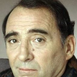 Claude Brasseur - 陛下未成年演員 飾演Firos