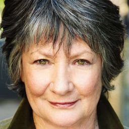 克莉絲·麥奎德 飾演 Gwen Maloney