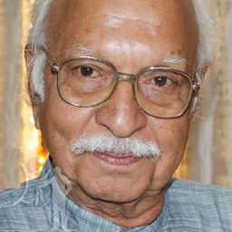 Rammohan Sharma 飾演 Pandeyji