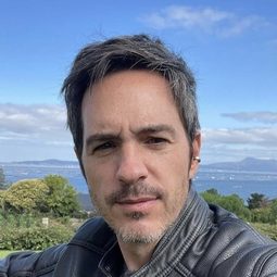 馬里修·奧查曼 飾演 