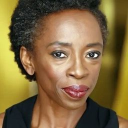 Georgina Elizabeth Okon 飾演 Khadijah