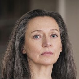 Gudrun Gabriel 飾演 Birthe Niehaus