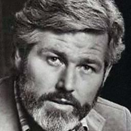 James Smillie 飾演 Mr. Pig