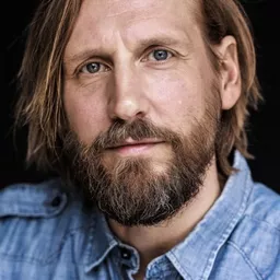 Pekka Strang 飾演 Touko Laaksonen / Tom of Finland