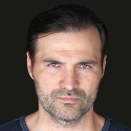 亞歷山大·迪亞真高 飾演 Nicolai Vronsky