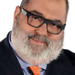 Jorge Lanata 飾演 Traumatólogo