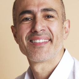 César Caillet - 向政府說不演員 飾演Client