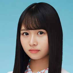 上村ひなの - 3年目のデビュー演員 飾演Herself