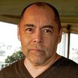 Guillermo Ríos - 第四公司演員 飾演Patino