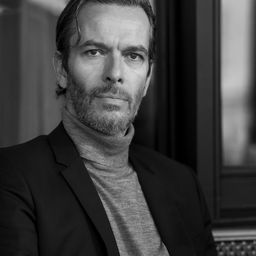 Thomas Landbo 飾演 Eivind Rinne