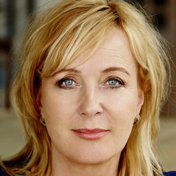 Inge Ipenburg - The Nightwatch演員 飾演Girl