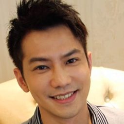 鄒承恩 飾演 Jia-Wei