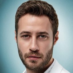 奧贊·多盧奈 - 做自己萬歲演員 飾演Anıl Gürman