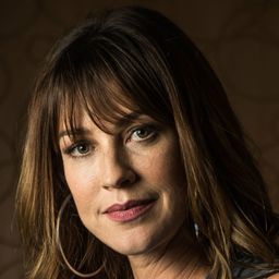 Luana Piovani 飾演 Julieta