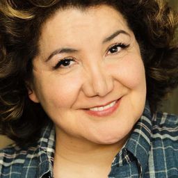 布蘭卡·雅拉切利 飾演 Volunteer