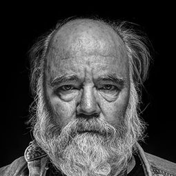 菲爾·提佩特 - 雷·哈里豪森：特效巨人演員 飾演Self